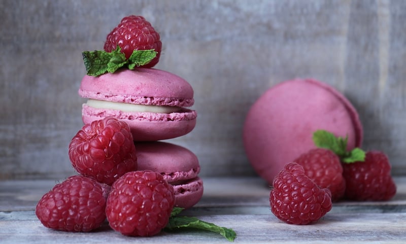 Macarons with Berries